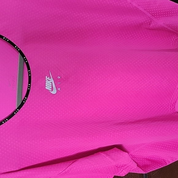 Nike Dry-fit crop too - Picture 1 of 1